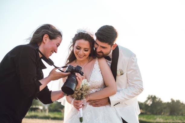 How to choose a professional photographer for a wedding: tips and recommendations